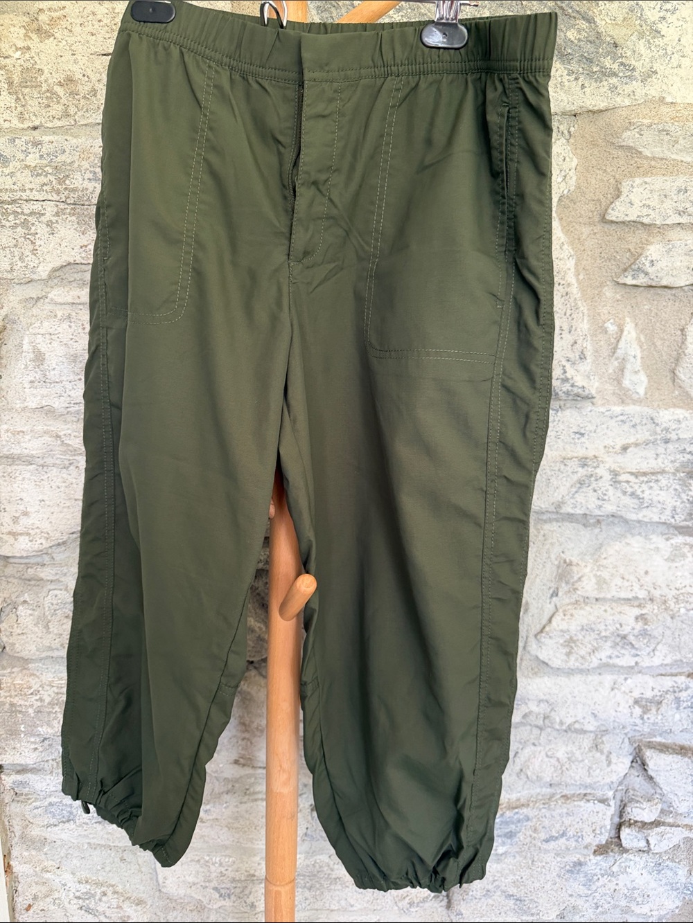 Joe Fresh Olive Green Women's Elastic-Hem Capris